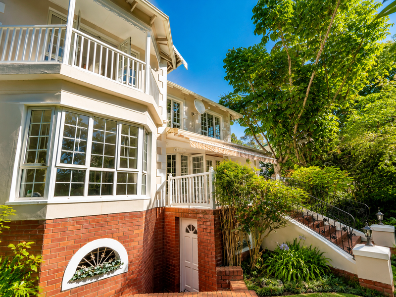 Classical Charm with lots of Accommodation - Photo 7