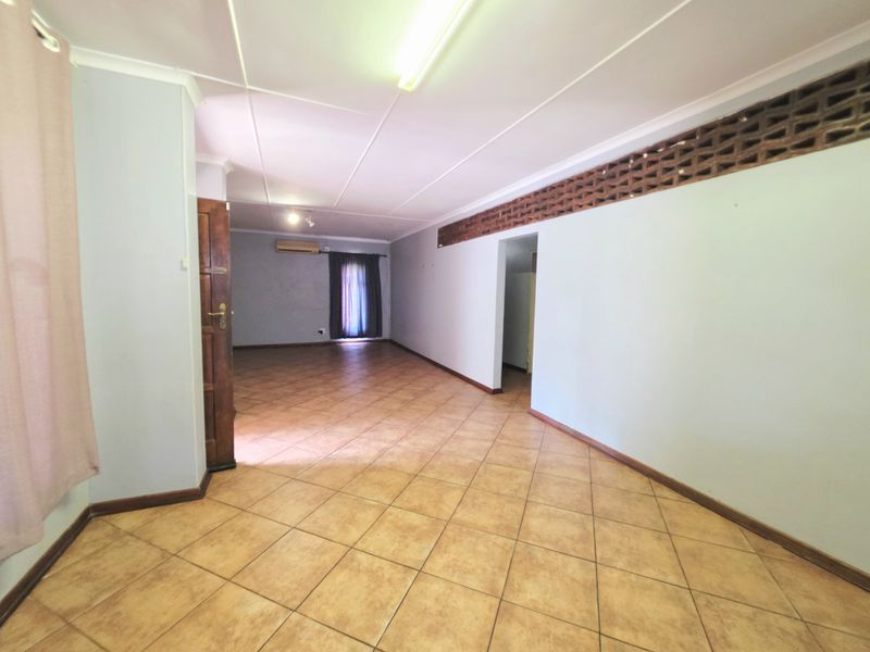 Spacious 4 Bedroom Family Home with Pool and Huge Potential - Photo 6