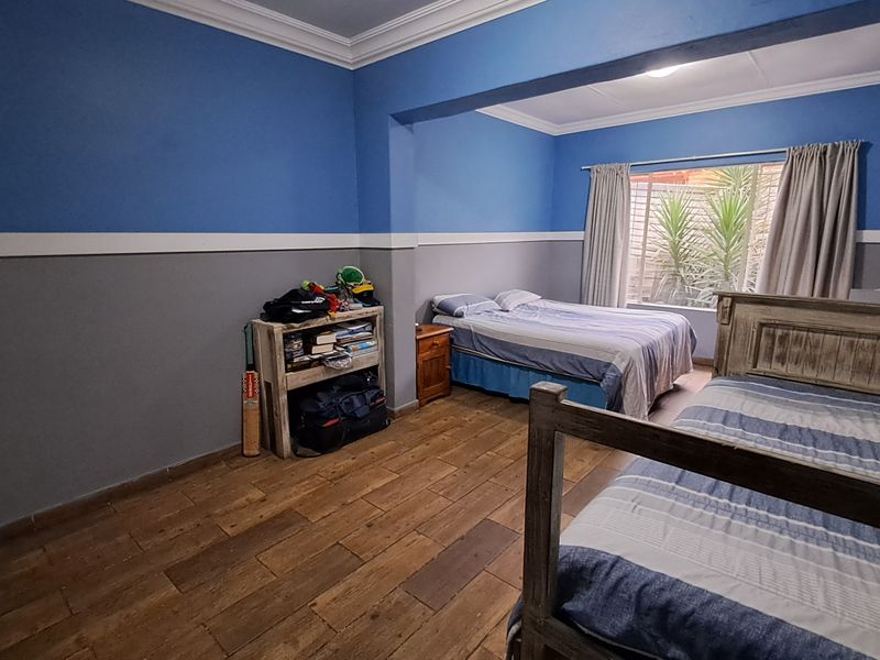 Spacious Family Home with Flatlet - Photo 10