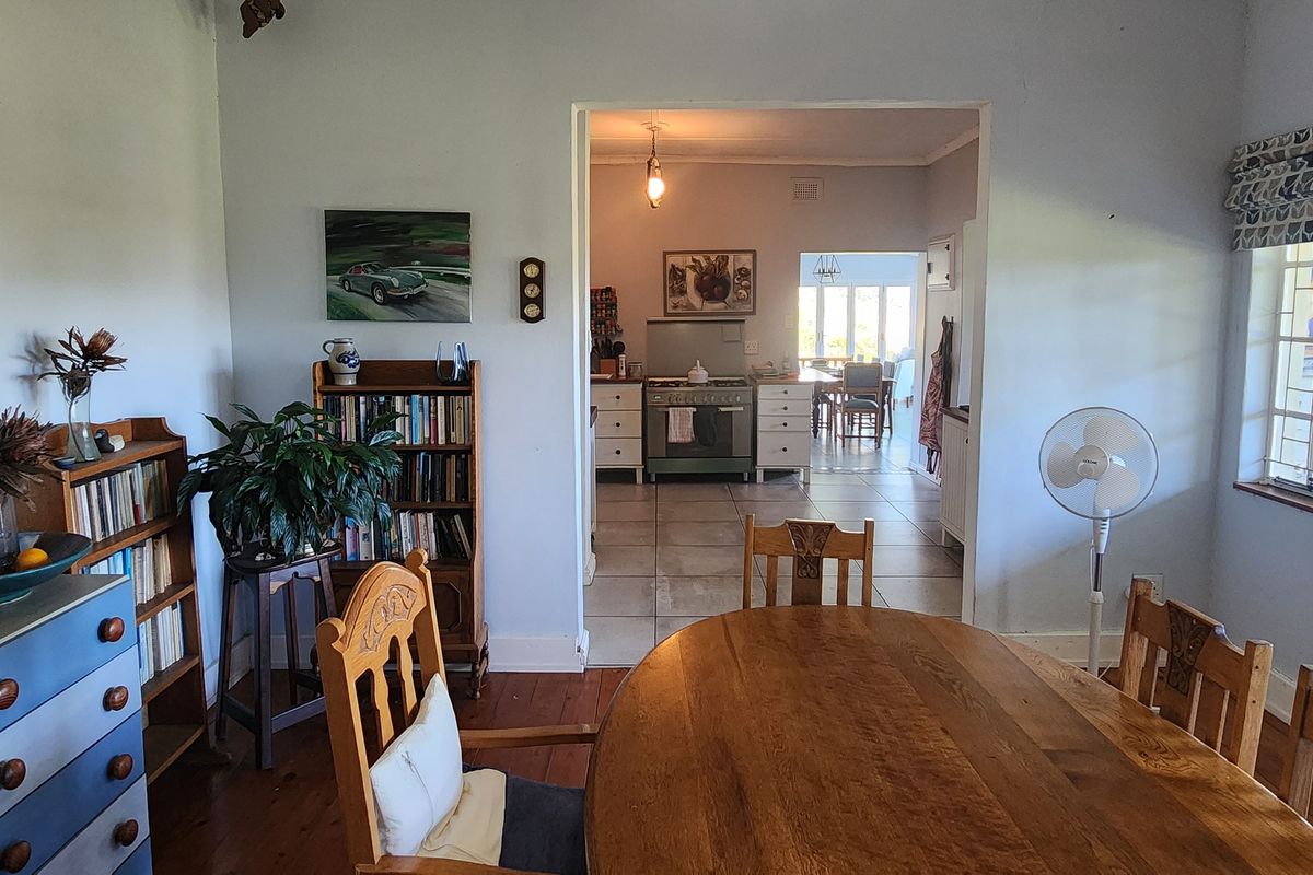 Character Farmhouse with Beautiful Established Garden and Spectacular Mountain Views - Photo 5