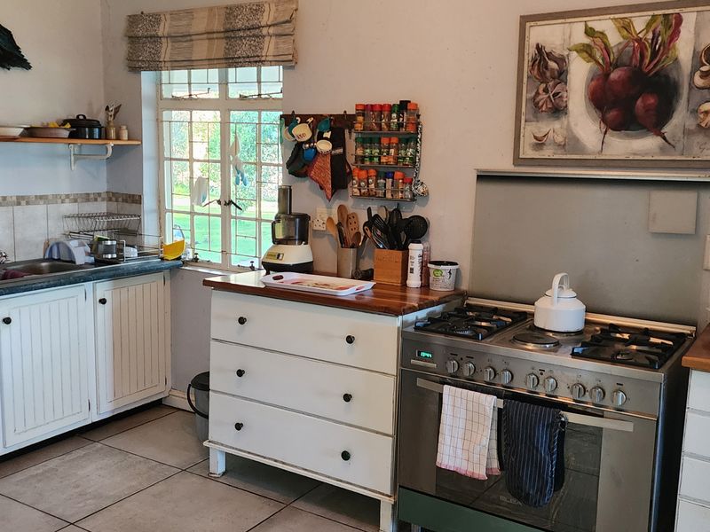 Character Farmhouse with Beautiful Established Garden and Spectacular Mountain Views - Photo 6