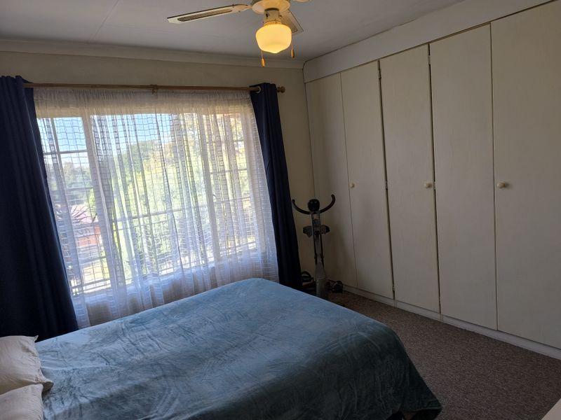 Comfortable Apartment Living with Added Space & Everyday Convenience - Photo 10
