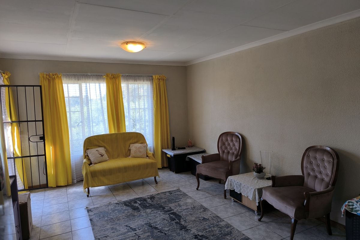 Comfortable Apartment Living with Added Space & Everyday Convenience - Photo 5