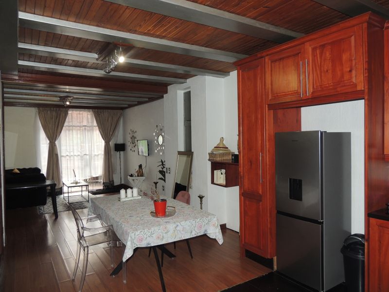 Where Comfort, Security & Family Living Come Together - Photo 4