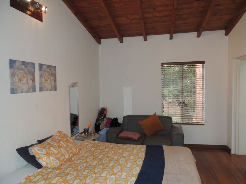 Where Comfort, Security & Family Living Come Together - Photo 6