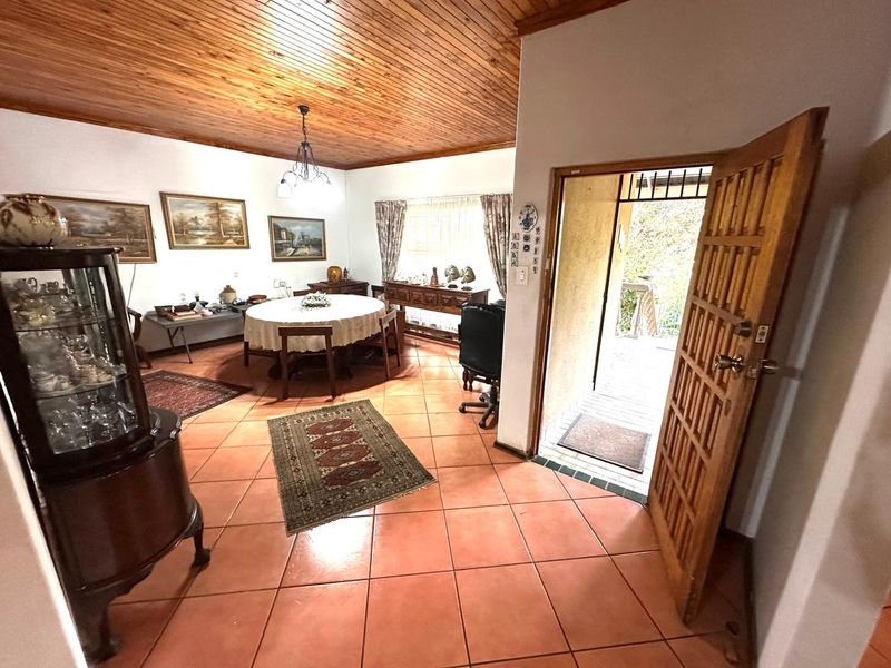 Warm and Inviting Family Home - Photo 2