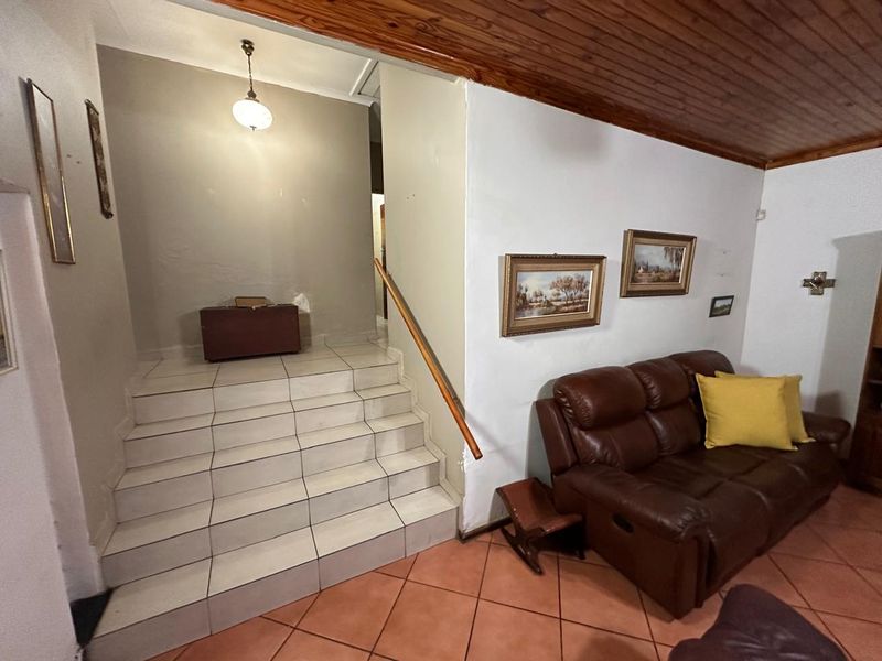 Warm and Inviting Family Home - Photo 8