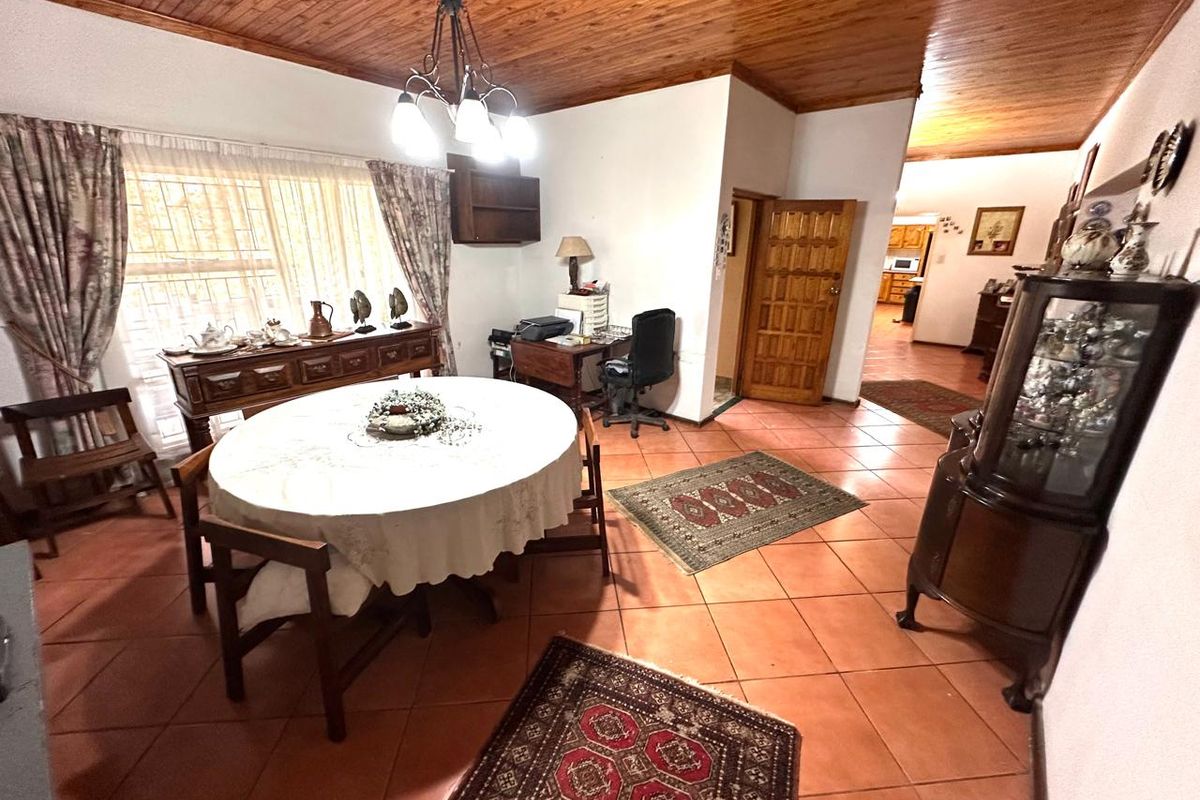 Warm and Inviting Family Home - Photo 4