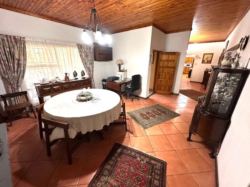 Warm and Inviting Family Home - Photo 4