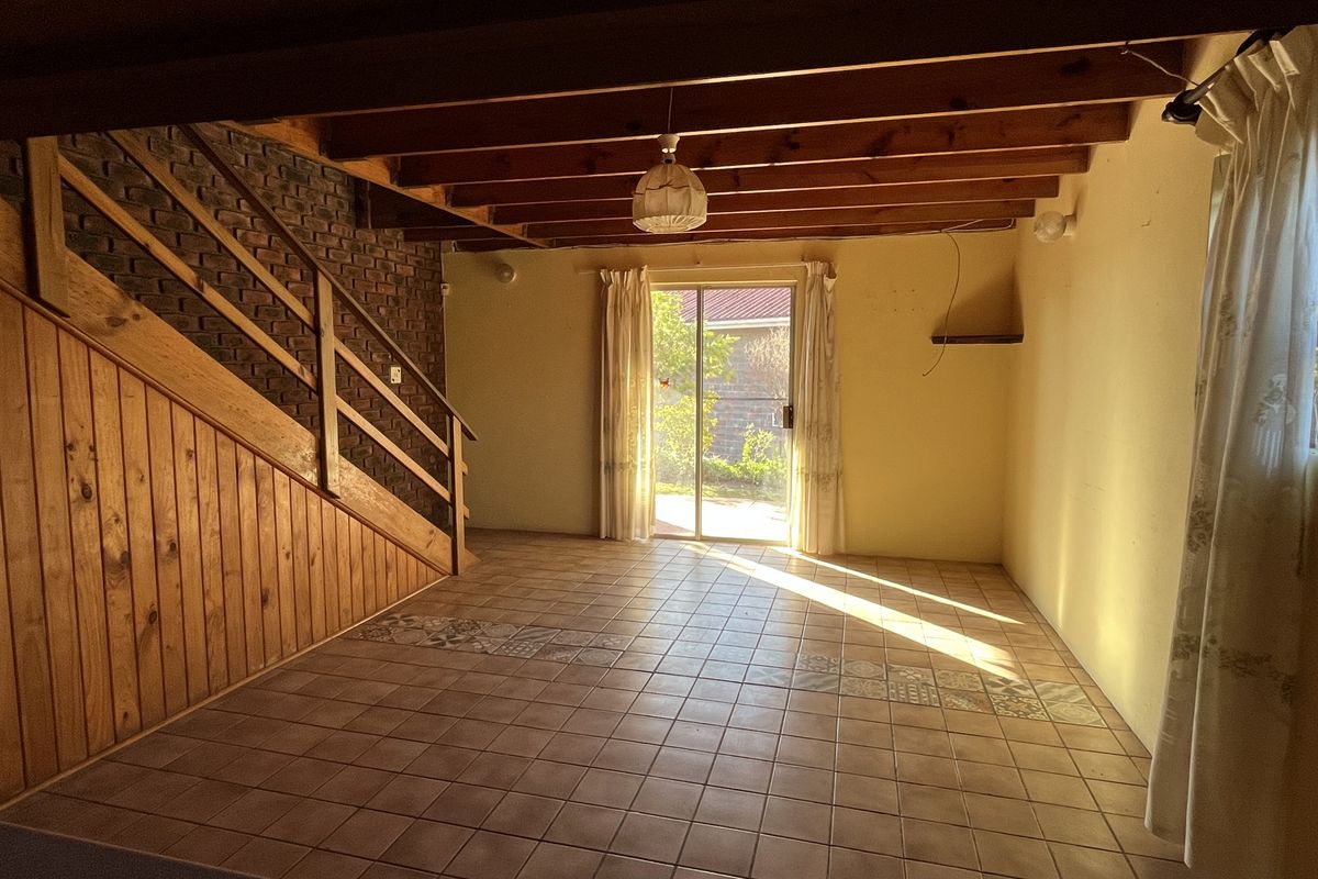 Spacious family home - Photo 5