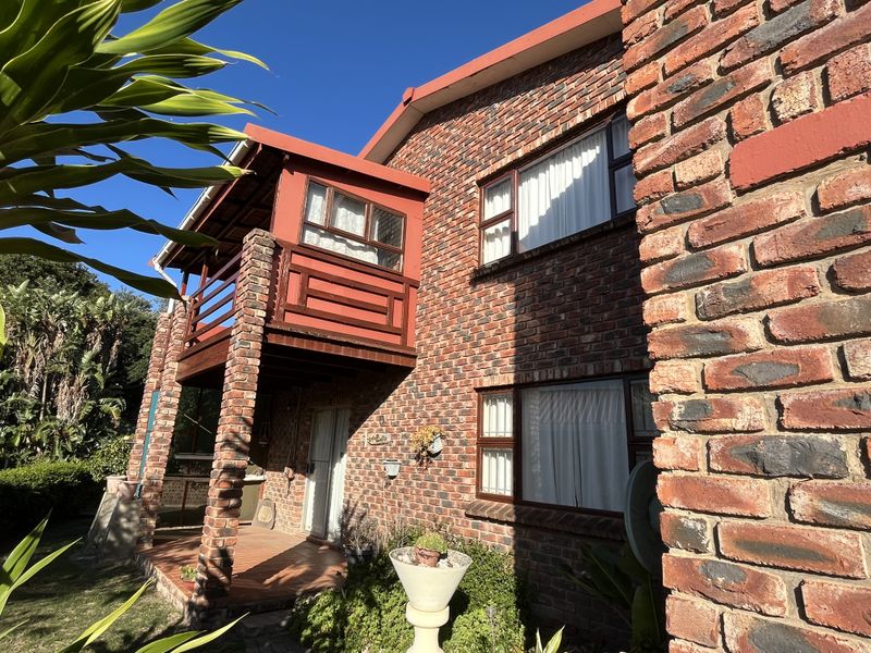 Spacious family home - Photo 1