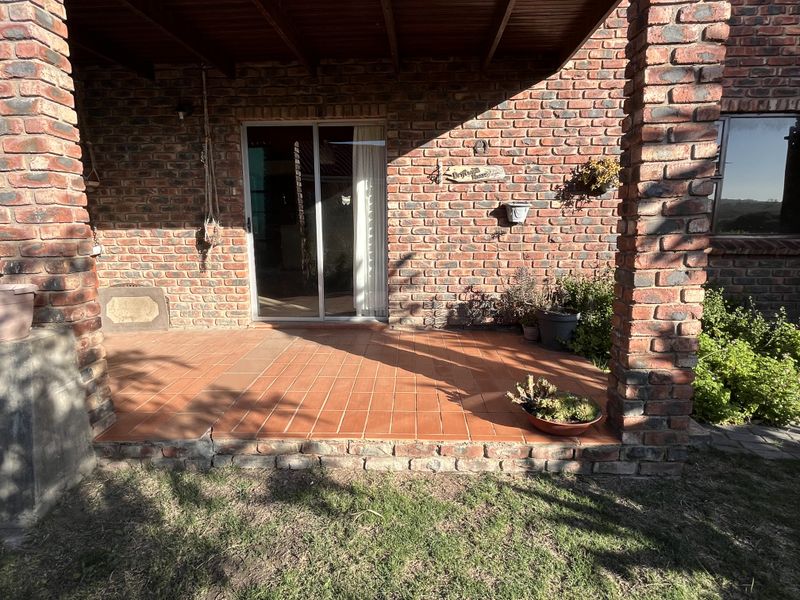 Spacious family home - Photo 4