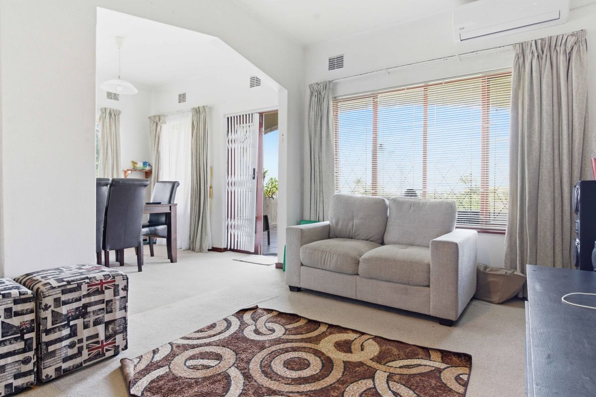 Secure complex and sea view - Photo 2