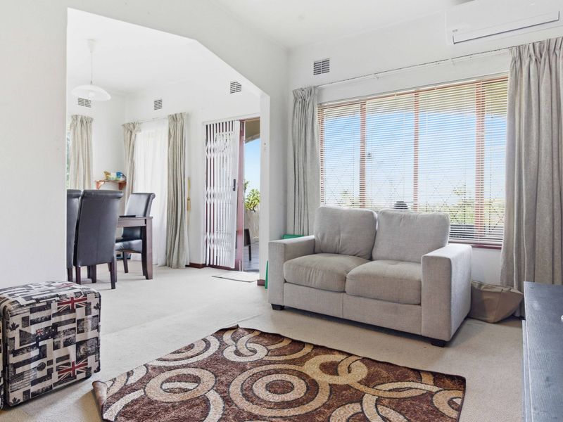 Secure complex and sea view - Photo 2