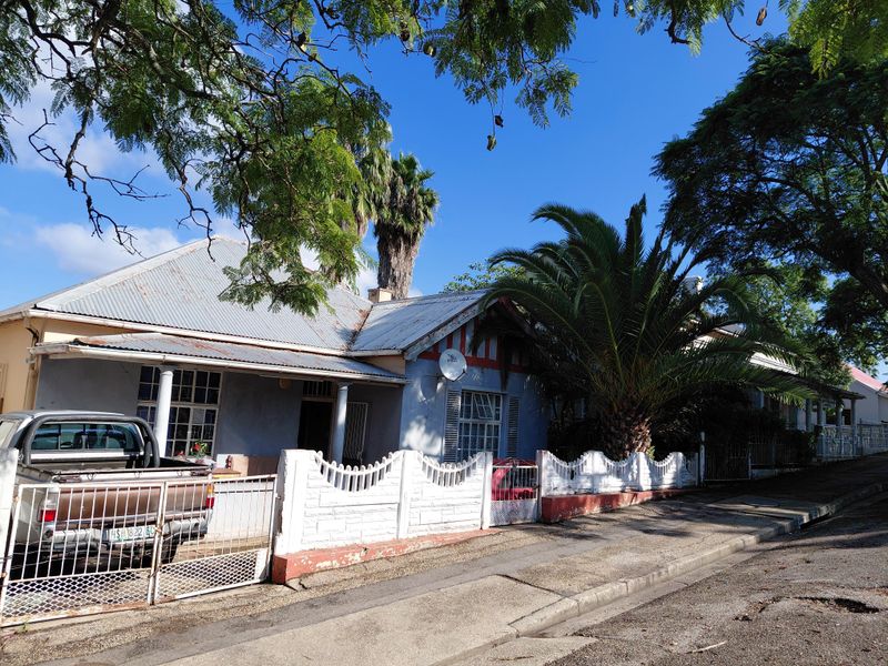 Charming Income-Generating Home in Central Uitenhage – Close to All Amenities - Photo 2