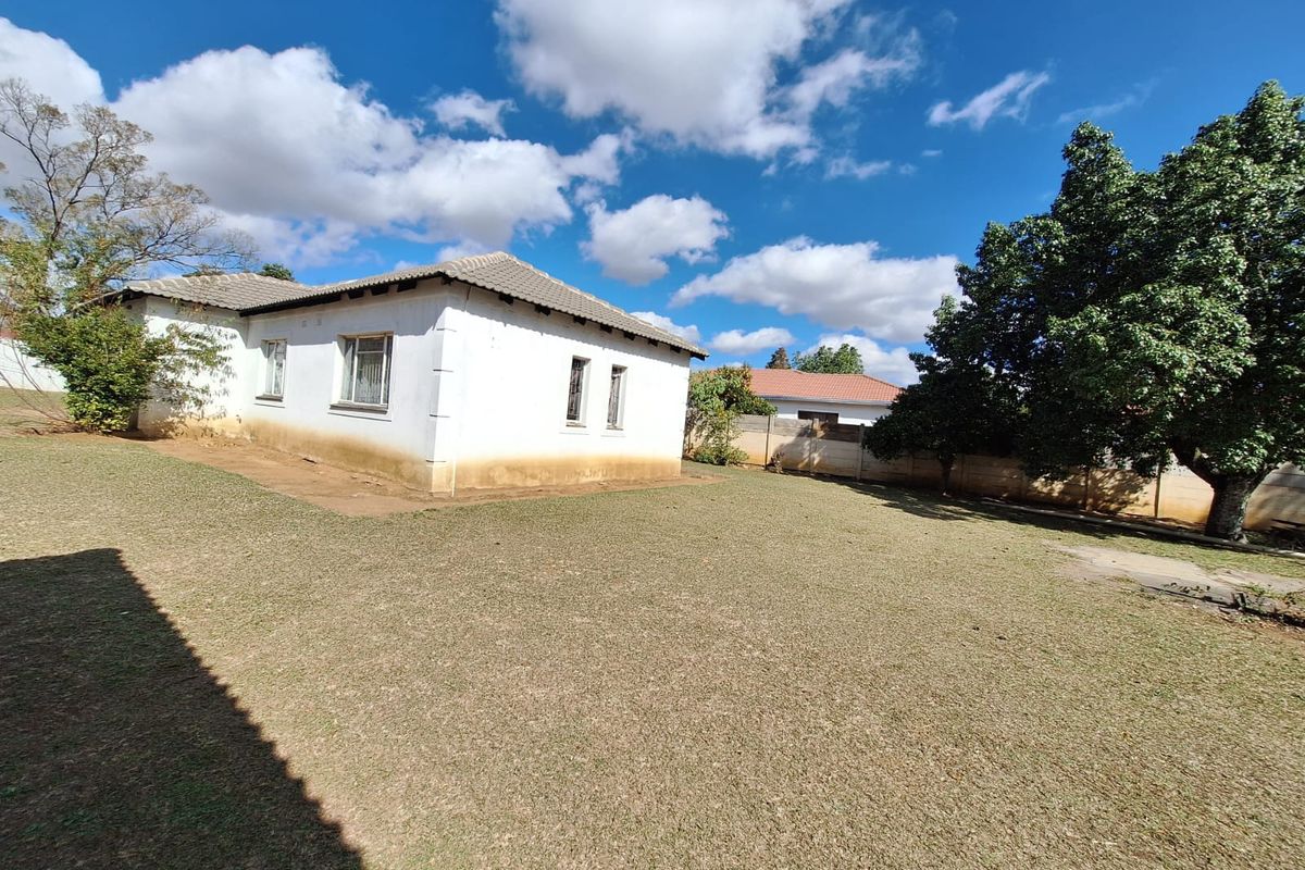 Freestanding Rental Monthly In Newcastle - Photo 2