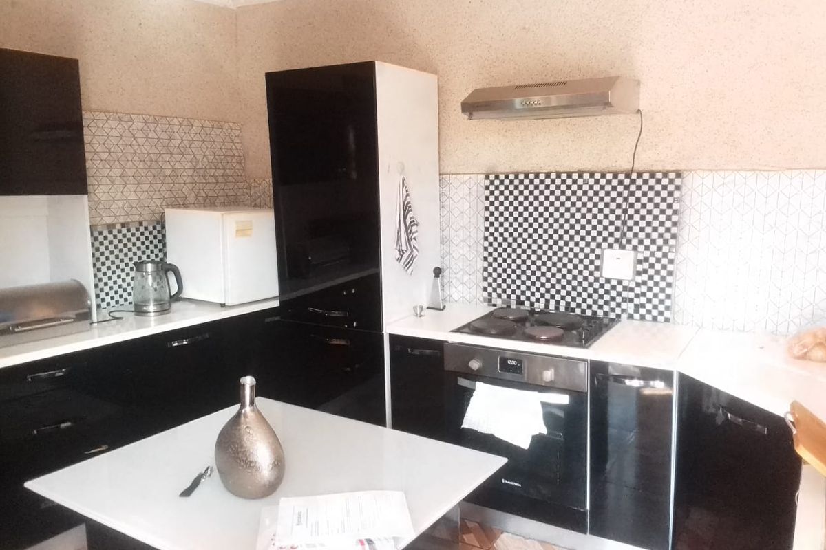 **Charming 2-Bedroom House in Golden Gardens, Sebokeng – Your Ideal Home Awaits!** - Photo 3