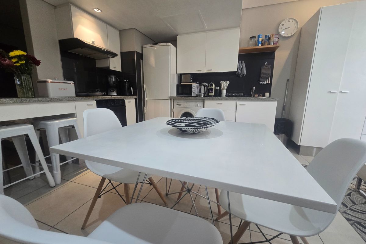 Modern Fully Furnished Apartment - Photo 4