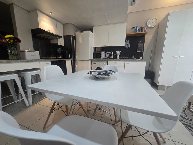 Modern Fully Furnished Apartment - Photo 4