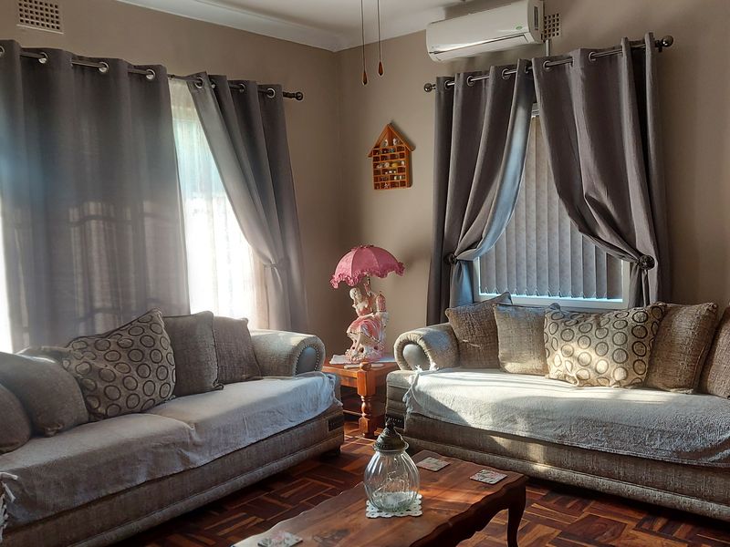 Elegant Family Home with Exceptional Features - Photo 3