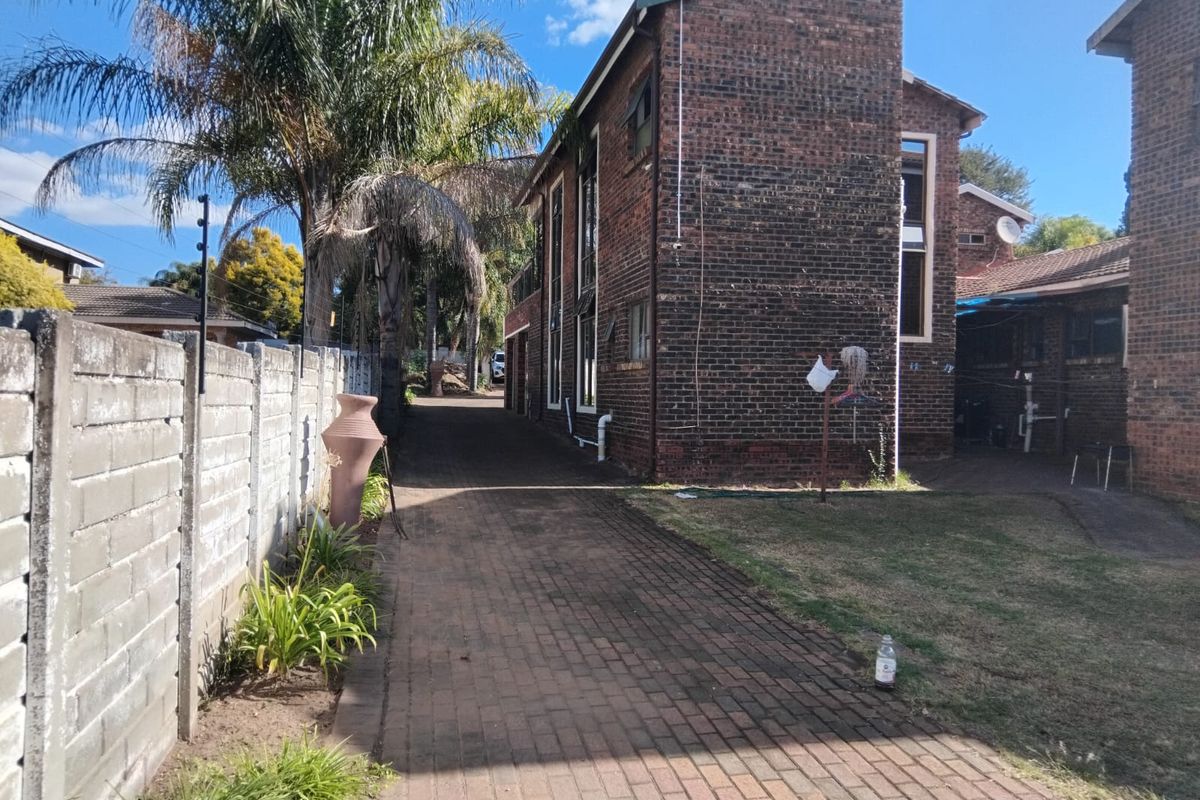 A double storey house for sale - Photo 5