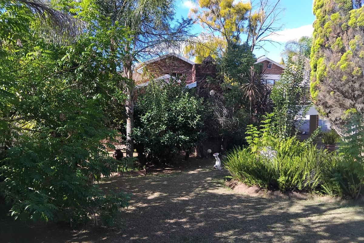 A double storey house for sale - Photo 3