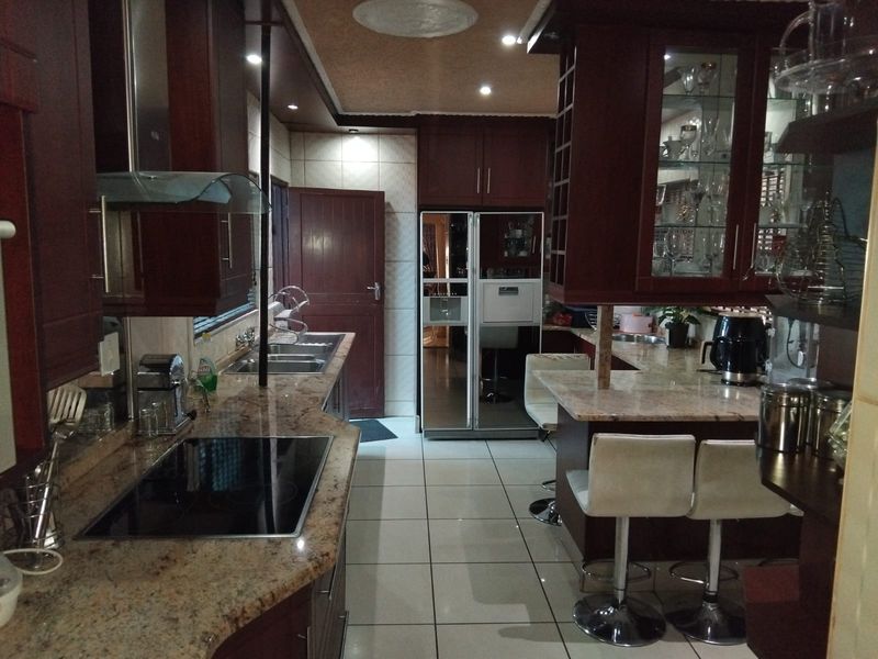 A double storey house for sale - Photo 7