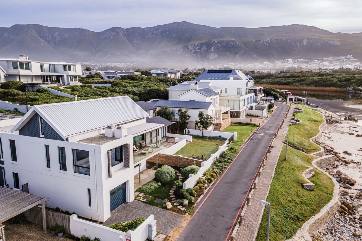 Irreplaceable. Refined. Onrus Beach on your doorstep. - Photo 5