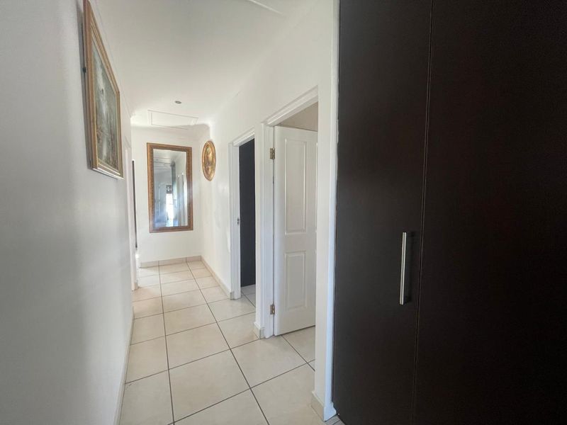 Divine Move-In Ready Townhouse in Sought-After Woodland Mews - Photo 8