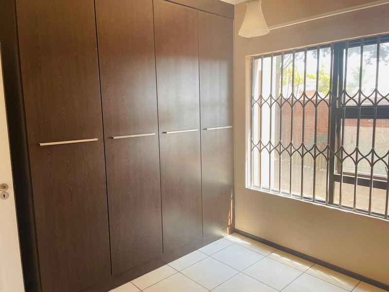 Modern Apartment - Priced to Sell Fast - Photo 4