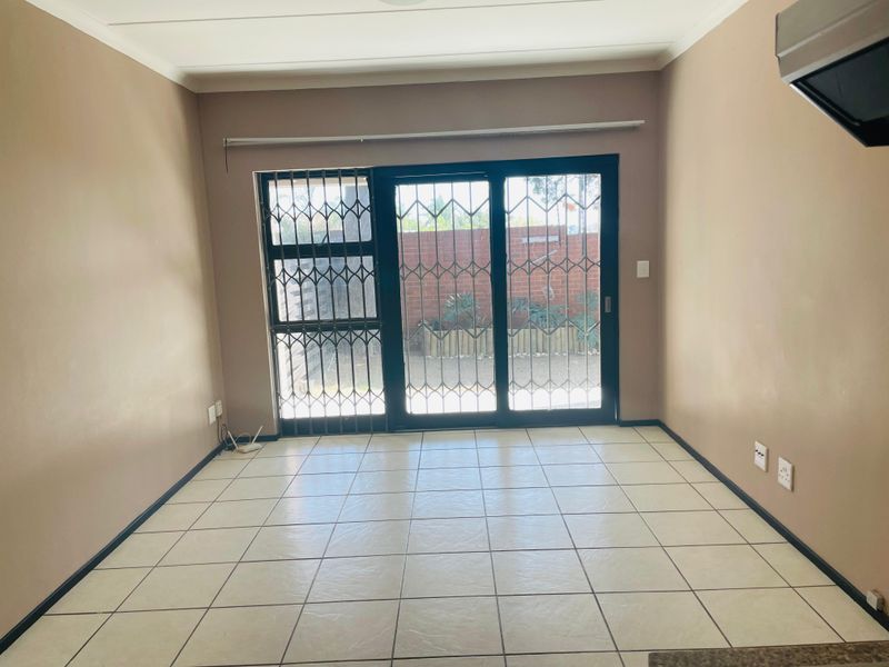 Modern Apartment - Priced to Sell Fast - Photo 3