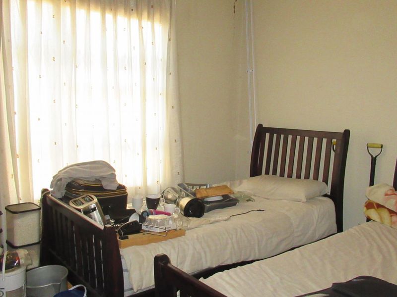 Spacious 3-Bedroom Family Home for Sale in Cosmo City - Photo 3