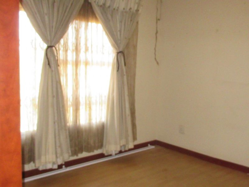 Spacious 3-Bedroom Family Home for Sale in Cosmo City - Photo 2