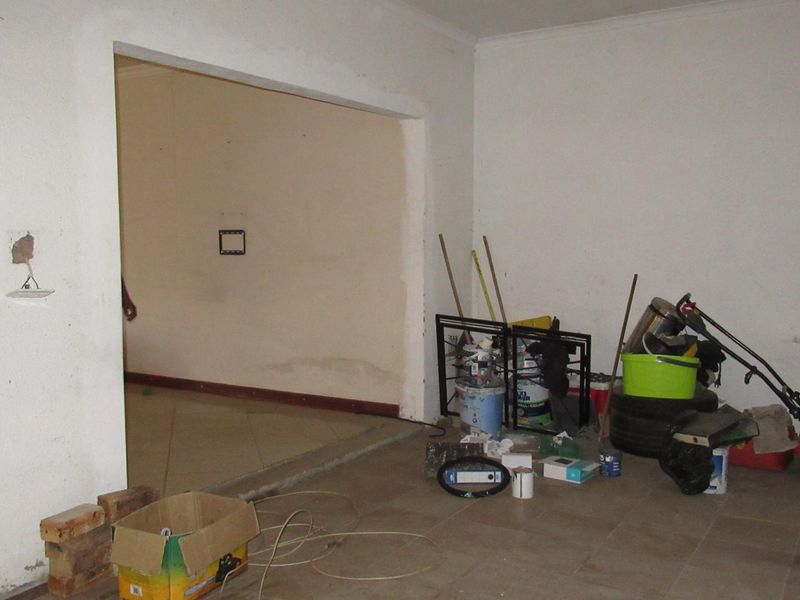 Spacious 3-Bedroom Family Home for Sale in Cosmo City - Photo 10
