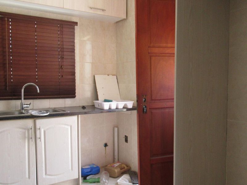 Spacious 3-Bedroom Family Home for Sale in Cosmo City - Photo 8