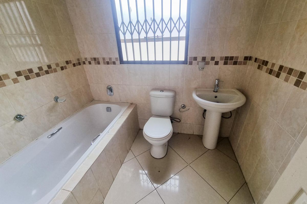Spacious 3-Bedroom Family Home for Sale in Cosmo City - Photo 5