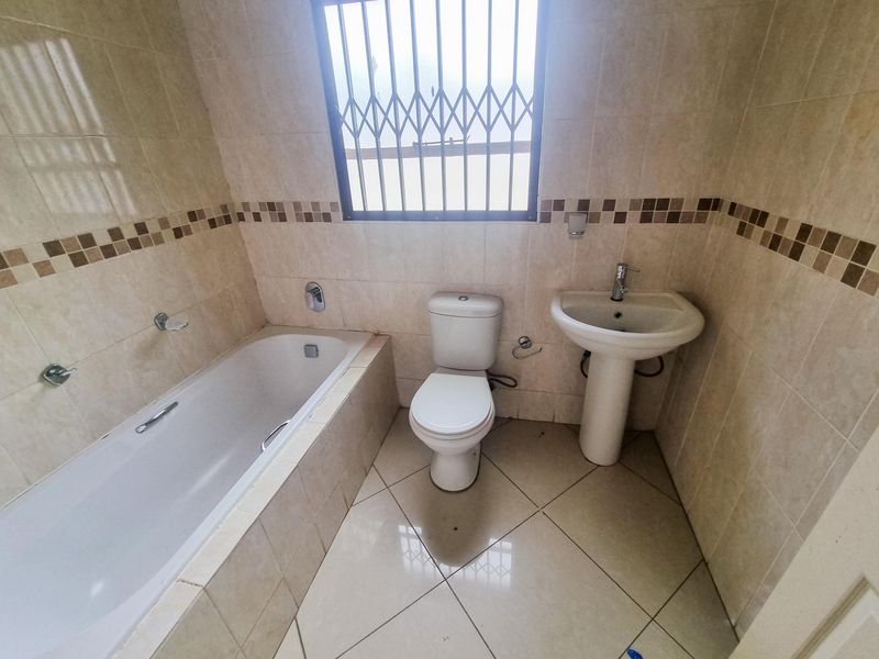 Spacious 3-Bedroom Family Home for Sale in Cosmo City - Photo 5