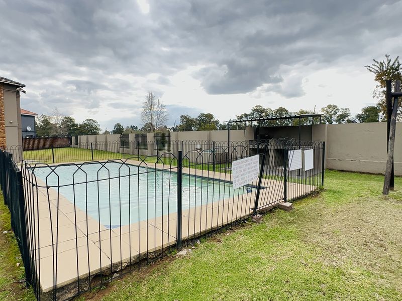 Ground Floor Unit in Secure Helderwyk Estate – Majuba Mews - Photo 2
