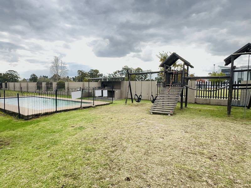 Ground Floor Unit in Secure Helderwyk Estate – Majuba Mews - Photo 3
