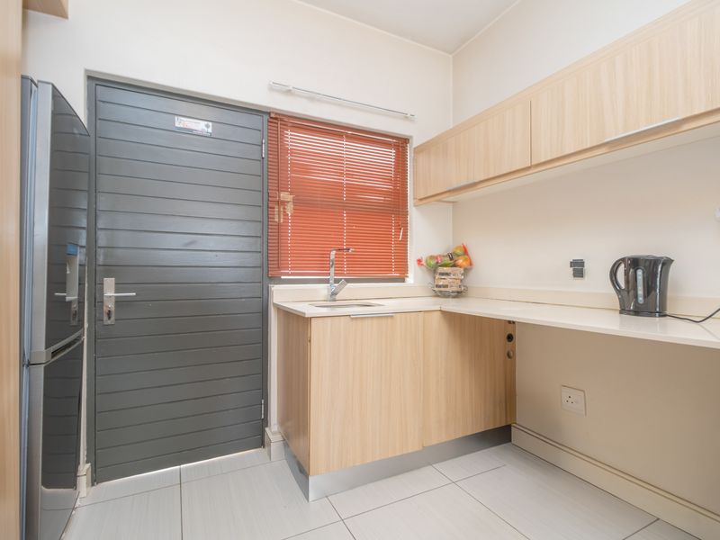 Modern 2-Bedroom Apartment for Sale at The Link, Rivonia, Sandton - Photo 5