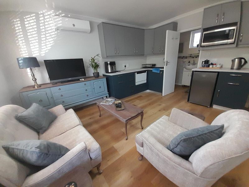 Pinelands Garden Cottage One Bedroom furnished - Photo 5