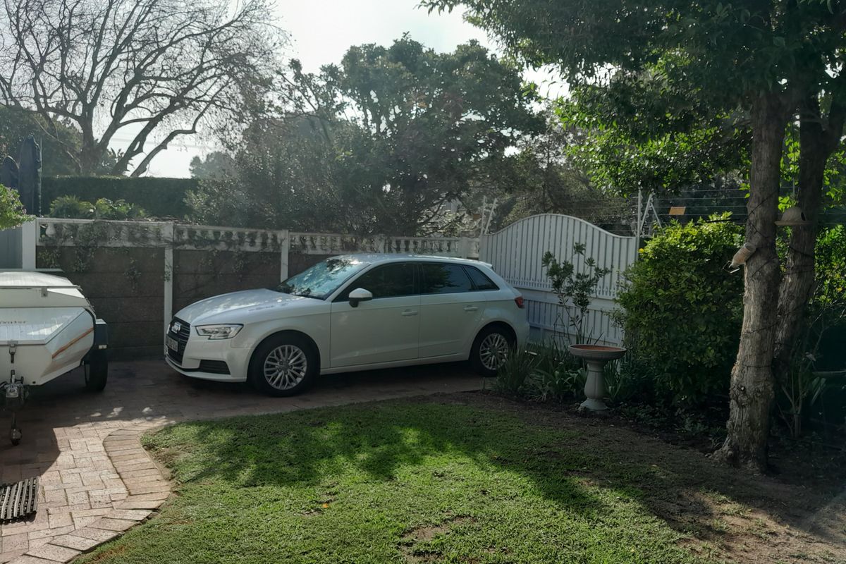 Pinelands Garden Cottage One Bedroom furnished - Photo 3