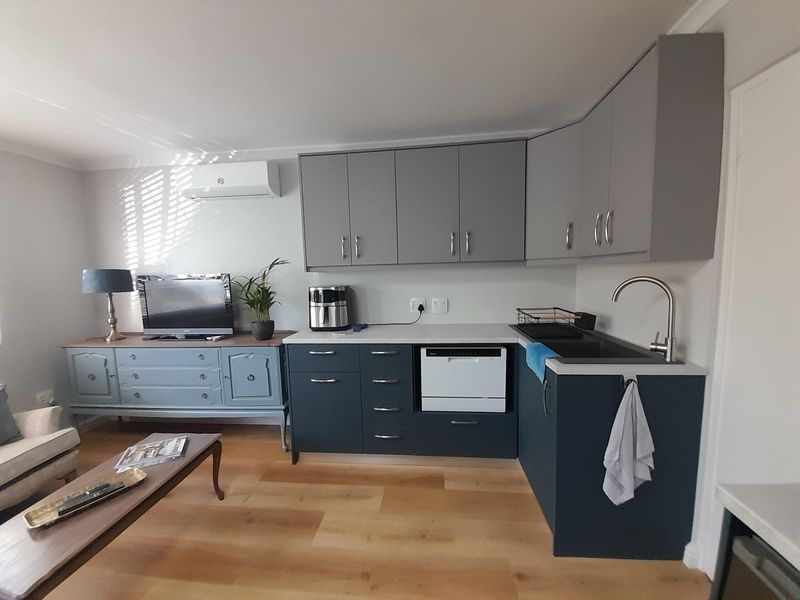 Pinelands Garden Cottage One Bedroom furnished - Photo 8