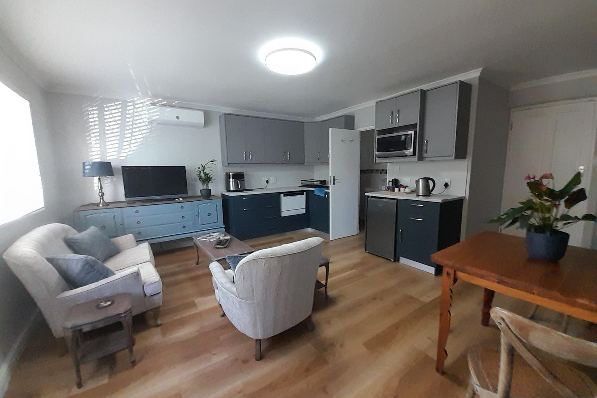 Pinelands Garden Cottage One Bedroom furnished - Photo 4