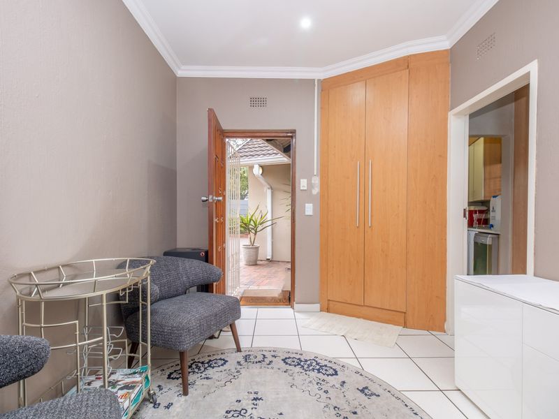 Spacious 3-Bedroom Family Home for Sale in Fourways | Large 1,800m2 Stand - Photo 10