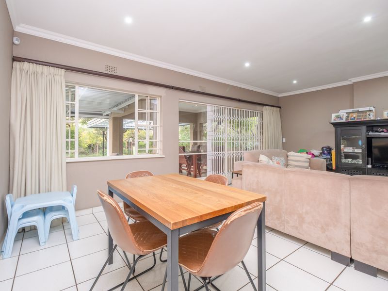 Spacious 3-Bedroom Family Home for Sale in Fourways | Large 1,800m2 Stand - Photo 9