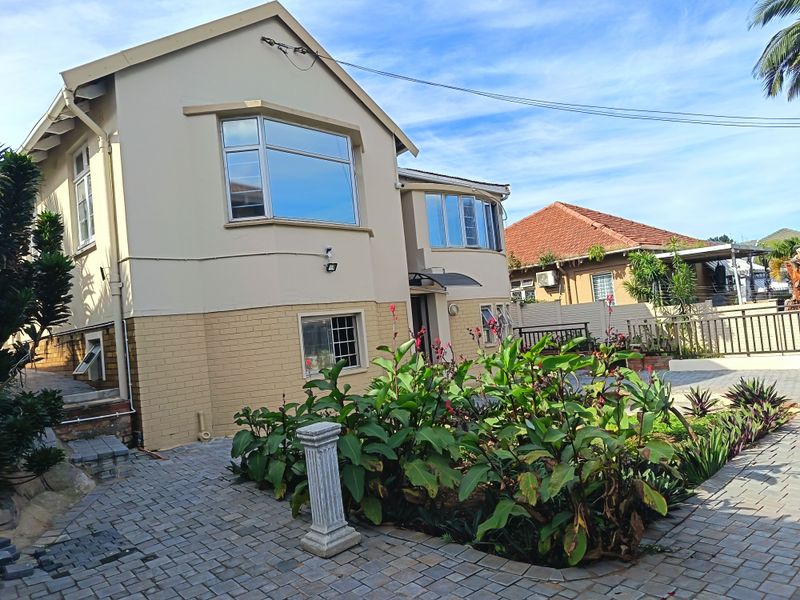 Enviable location in prime position - Photo 1