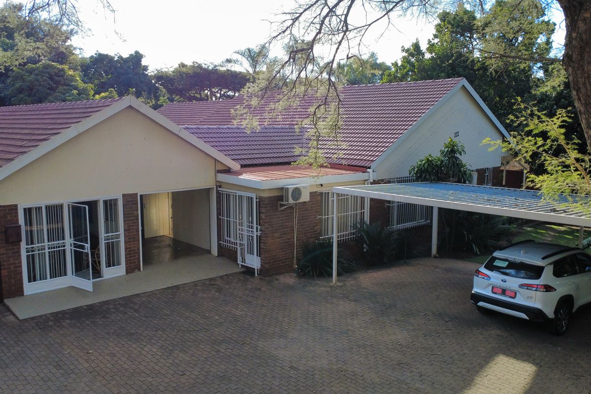 Prime Florauna Property Offering Space, Comfort & Opportunity - Photo 3