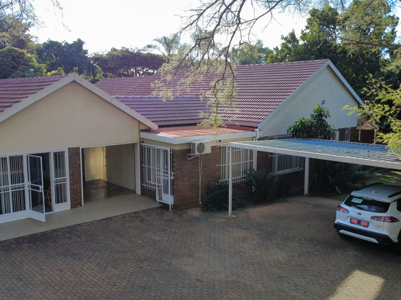 Prime Florauna Property Offering Space, Comfort & Opportunity - Photo 3