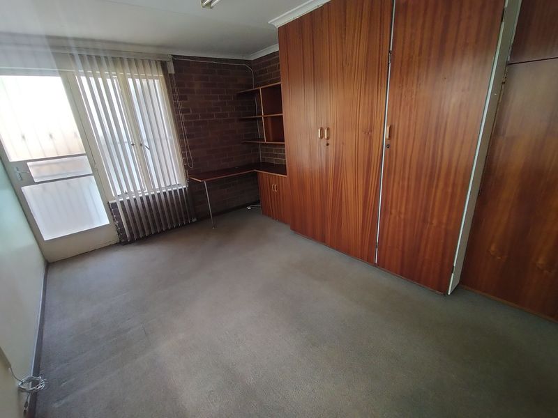 Prime Florauna Property Offering Space, Comfort & Opportunity - Photo 6